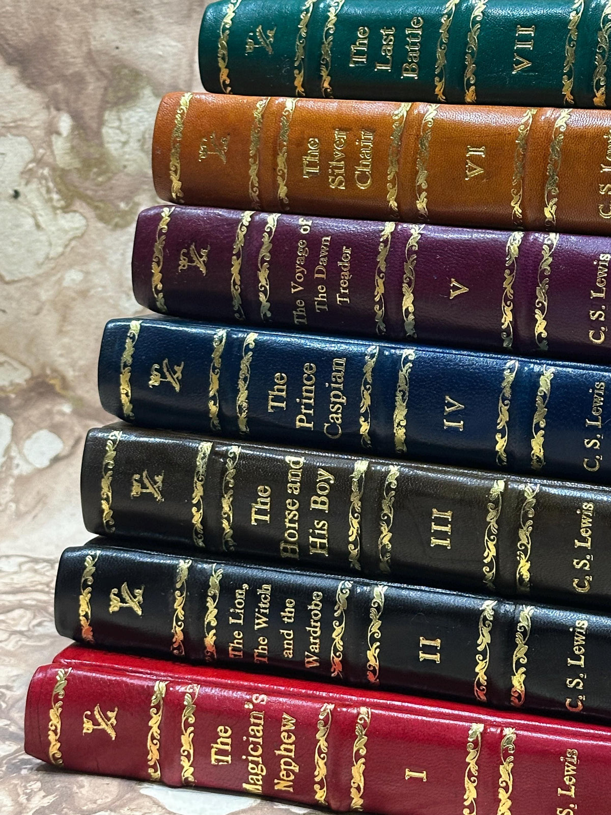 Chronicles of Narnia 7 Book C.S LEWIS Bookset Leather bound