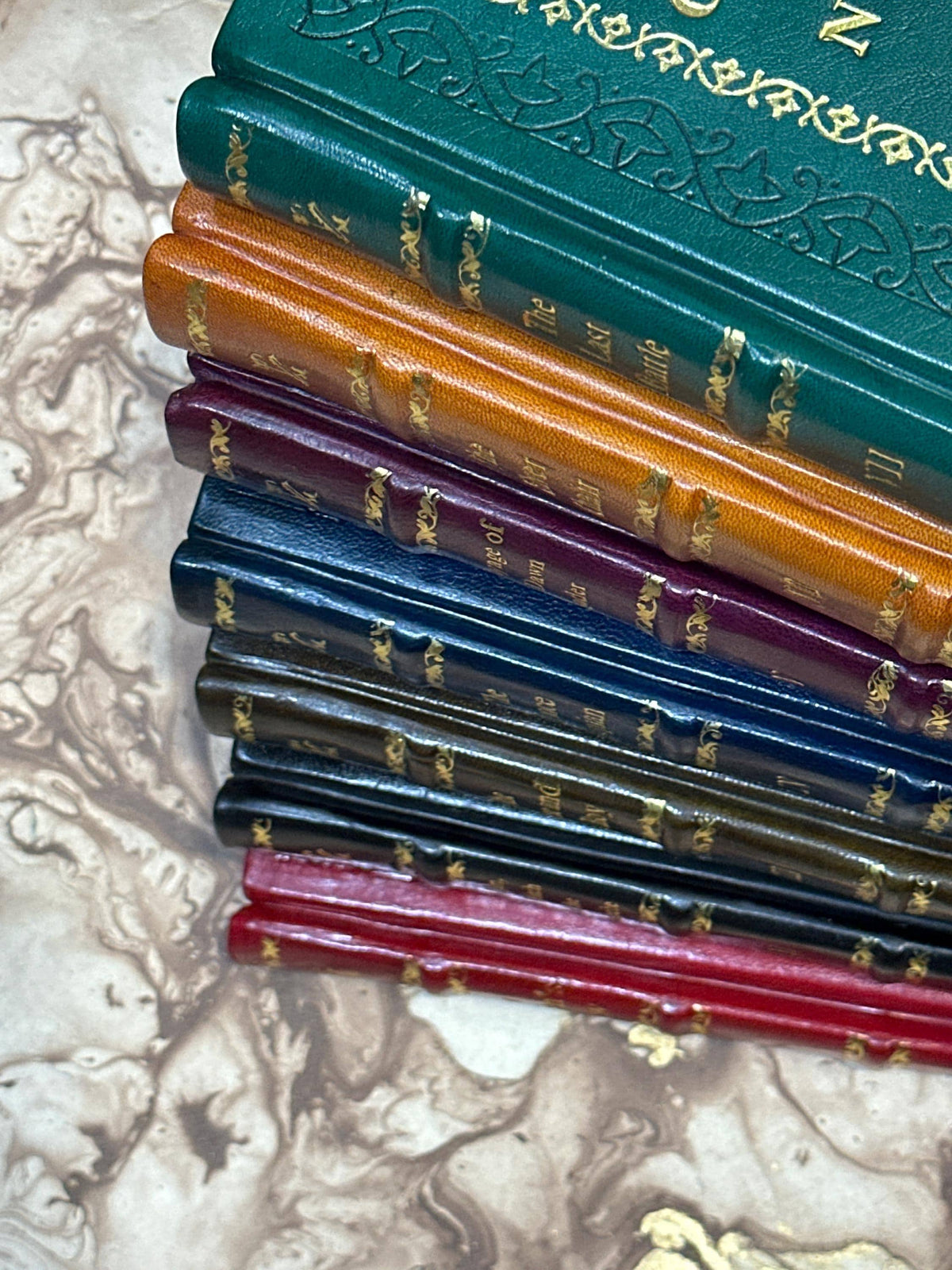 Chronicles of Narnia 7 Book C.S LEWIS Bookset Leather bound