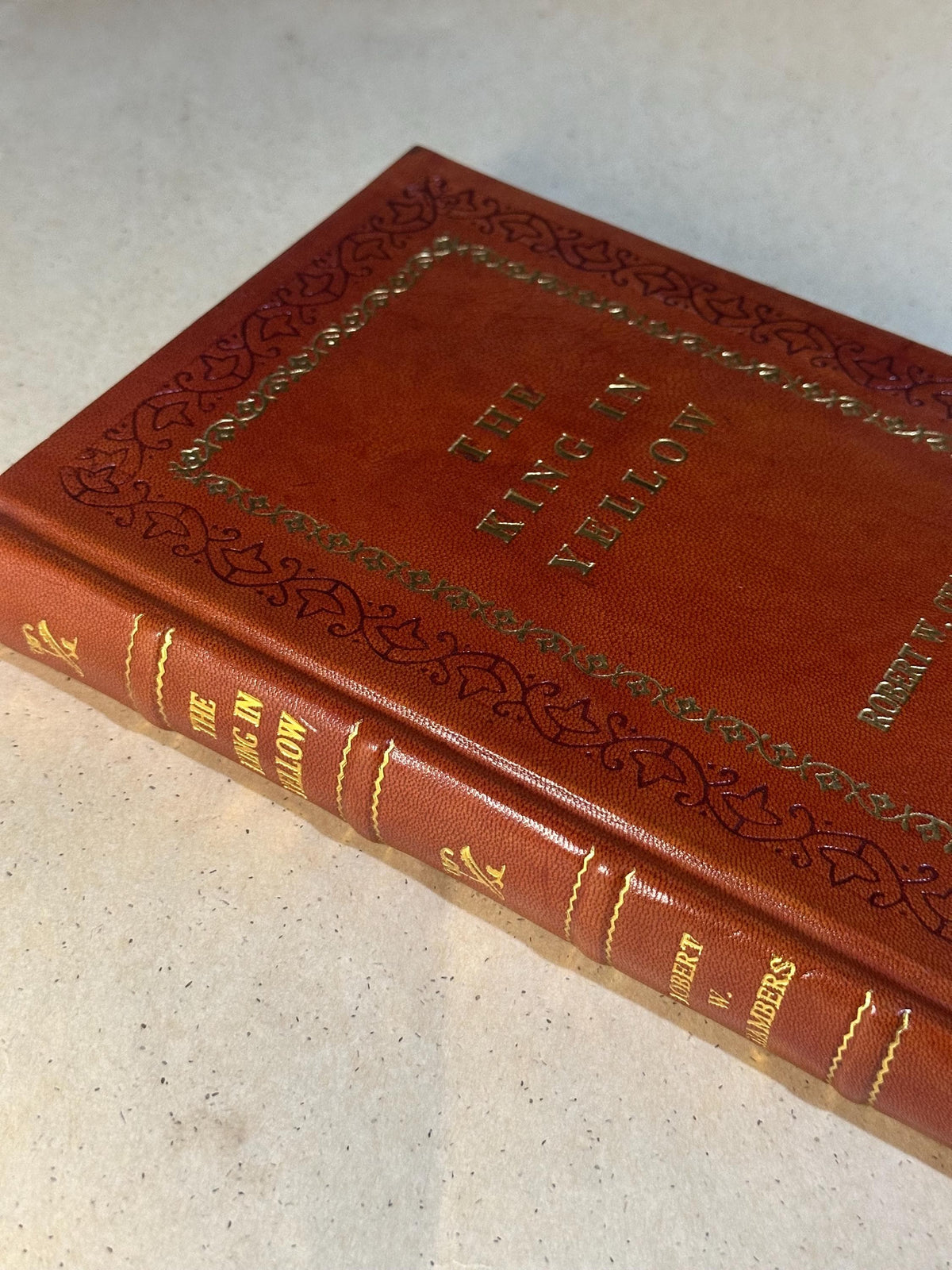 The King in Yellow 1895 Robert W. Chambers [Full Leather Bound]